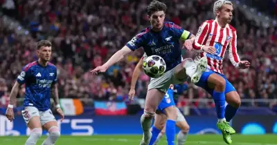 চ্যাম্পিয়ন্স লিগ সেমিফাইনালের প্রথম লেগে পেনাল্টি গোলে ১-১ ড্র আর্সেনাল-অ্যাতলেটিকো