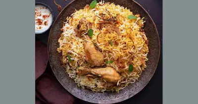 ধাবা স্টাইল চিকেন বিরিয়ানি: ছুটির দিনে ঘরোয়া স্বাদের সহজ রেসিপি