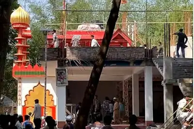 কুষ্টিয়ায় পীরের আস্তানা ভাঙচুর ও আগুন: ভক্তের বর্ণনায় হামলার ভয়াবহতা