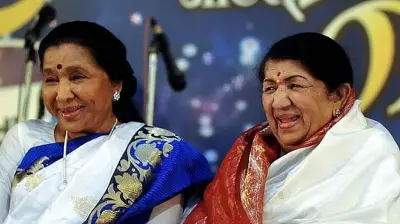 লতা মঙ্গেশকরের ছায়া থেকে বেরিয়ে কিভাবে নিজের পরিচয় গড়ে তুললেন আশা ভোসলে?