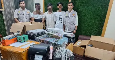 ডিএমপি'র অভিযানে তুরাগে মোবাইল চোরাচালান চক্রের তিন সদস্য গ্রেফতার, ৪৪২ ফোন জব্দ