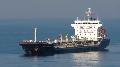 বৈশাখের দিনে রাজনৈতিক সংঘাত ও শিশু মৃত্যু: চট্টগ্রাম বন্দরে জাহাজ জেট ফুয়েল নিয়ে