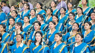 ছায়ানটের গানে বাঙালির বর্ষবরণ: রমনায় জমজমাট পয়লা বৈশাখের উৎসব