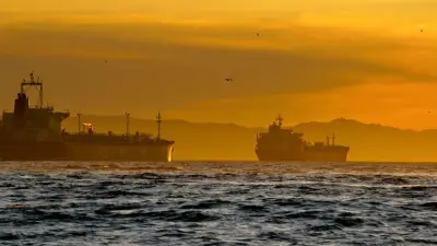 ইরানি তেলবাহী জাহাজ ফেরত, বাংলাদেশিদের ভিসা সুবিধা, ও স্বর্ণের দাম বৃদ্ধি