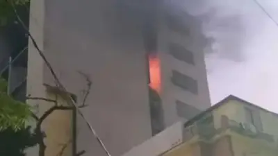 বনানীতে ভবন দগ্ধ, পুলিশে রদবদল; রুবেলের অবসর, যুক্তরাষ্ট্র-ইরান যুদ্ধবিরতি অনিশ্চিত