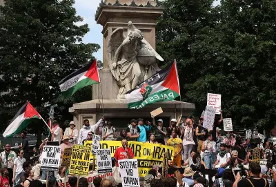 ইরান যুদ্ধে ট্রাম্পের নীতি ও মার্কিন জনমত: নিউইয়র্কে বিক্ষোভ ও রাজনৈতিক ফাটল