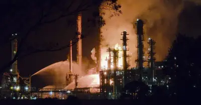 অস্ট্রেলিয়ার তেল শোধনাগারে ভয়াবহ অগ্নিকাণ্ড, জ্বালানি সরবরাহে চাপের আশঙ্কা