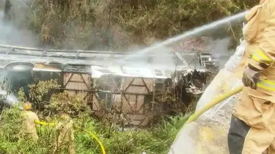 বিশ্বের ১০০ প্রভাবশালীর তালিকায় রণবীর, ইকুয়েডরে বাস দুর্ঘটনায় ১৪ নিহত