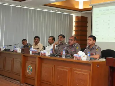 জ্বালানি তেলের নিরাপত্তায় ডিএমপি কমিশনারের কঠোর নির্দেশ, মাসিক সভায় পুরস্কৃত হলেন সেরা কর্মকর্তারা