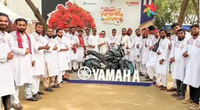 পয়লা বৈশাখে ইয়ামাহার ফটোবুথে হাইব্রিড মোটরসাইকেল প্রদর্শনীতে দর্শকদের ব্যাপক আগ্রহ