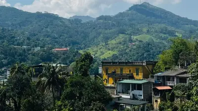 শ্রীলঙ্কার শহর ও পাহাড়ের সৌন্দর্য: কলম্বো ভ্রমণের অভিজ্ঞতা