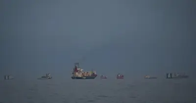 ইরানের কঠোর শর্ত: হরমুজ প্রণালিতে জাহাজ চলাচলে নতুন নির্দেশনা