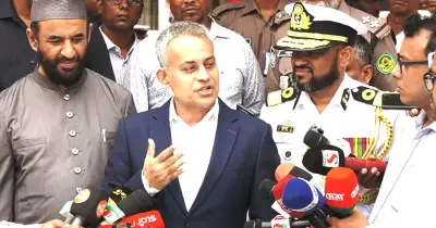 জ্বালানি সংকট নেই, হরমুজ প্রণালি জাহাজ নিয়ে কূটনৈতিক যোগাযোগ চলছে: মন্ত্রী