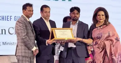 ‘হুজ হু বাংলাদেশ-২০২৬’ অ্যাওয়ার্ডে সম্মানিত ১২ ব্যক্তি ও একটি প্রতিষ্ঠান