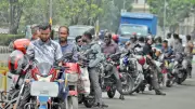 বিভিন্ন সংকটে উত্তাল দেশ: তেল সংকট, রাজনৈতিক উত্তেজনা ও প্রাকৃতিক দুর্যোগ