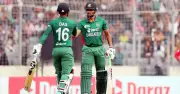 শান্ত-লিটনের জুটিতে ঘুরে দাঁড়াচ্ছে বাংলাদেশ, তৃতীয় টি-টোয়েন্টিতে ১৭৪ রানে ৩ উইকেট