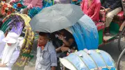 দেশের ২০ জেলায় তাপপ্রবাহ, ঢাকায় তাপমাত্রা বেড়ে ৩৭ ডিগ্রি