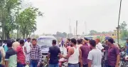 ফুয়েল কার্ড না থাকায় সড়ক অবরোধ মোটরসাইকেল চালকদের
