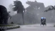 দুপুরের আগেই ঝড়-বৃষ্টির সম্ভাবনা, নদীবন্দরে সতর্ক সংকেত