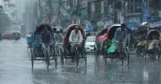 দেশজুড়ে তীব্র গরমে অতিষ্ঠ জনজীবন, শুক্রবার থেকে বৃষ্টির সম্ভাবনা