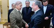 ইরানের পররাষ্ট্রমন্ত্রী পাকিস্তান সফর শেষে যুক্তরাষ্ট্রের আলোচনার প্রস্তুতি