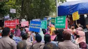 শিক্ষক নিয়োগে যোগদানের আদেশ জারির দাবিতে শাহবাগে অবস্থান কর্মসূচি
