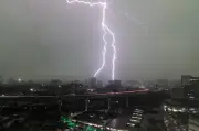 দেশের পাঁচ জেলায় বজ্রপাতে ১২ জনের মৃত্যু
