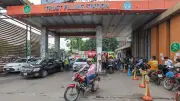 রাজধানীতে জ্বালানি তেলের লাইন কমেছে, স্বস্তি ফিরছে গ্রাহকদের মধ্যে
