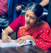 হাইকোর্টের নির্দেশ: নুসরাত তাবাসসুমের মনোনয়নপত্র গ্রহণ করবে ইসি