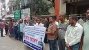 ঝিনাইদহে সাংবাদিক গ্রেপ্তারের প্রতিবাদে মানববন্ধন