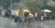 ঢাকায় বৃষ্টি ও বজ্রসহ বৃষ্টির সম্ভাবনা, তাপমাত্রা সামান্য বৃদ্ধি