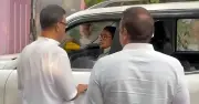 প্রথা ভেঙে সকালে বুথ পরিদর্শনে মমতা, ভবানীপুরে তুঙ্গে রাজনৈতিক উত্তাপ