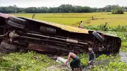 গোপালগঞ্জে বাস খাদে পড়ে ২০ আহত, স্কুলছাত্রী হত্যায় গৃহশিক্ষকের মৃত্যুদণ্ড