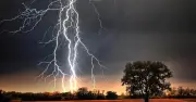 জামালপুরে পৃথক বজ্রপাতে দুইজনের মৃত্যু