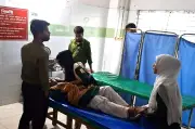 বজ্রপাতের শব্দে আতঙ্কিত হয়ে ১২ শিক্ষার্থী অসুস্থ, হাসপাতালে ভর্তি