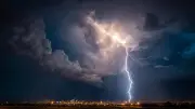বজ্রপাতের ১০টি অজানা তথ্য যা আপনি জানেন না