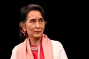 অং সান সু চিকে কারাগার থেকে গৃহবন্দী করা হয়েছে