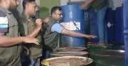 মেহেরপুরে পুলিশ অভিযানে অবৈধ ডিজেল মজুতদার আটক, জব্দ ৫ হাজার লিটার