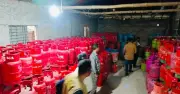 গাজীপুরে এলপি গ্যাসের দাম ও মজুতদারিতে তিন প্রতিষ্ঠানের ৬ লাখ টাকা জরিমানা