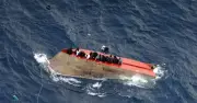 ইতালির উপকূলে অভিবাসনপ্রত্যাশী উদ্ধার: ৩২ জন জীবিত, ২ জনের মরদেহ পাওয়া গেছে