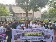 ঘোড়ার মাংস বিক্রি রাষ্ট্রীয়ভাবে নিষিদ্ধের দাবিতে শাহবাগে মানববন্ধন