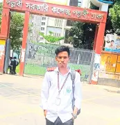 মেঘনাপাড়ের দরিদ্র তরুণ সজিবের সংগ্রাম: শ্রম ও পড়াশোনার মিশেলে স্বপ্ন বোনা