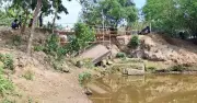 ঝিনাইদহে ৪৫ বছরের পুরনো সেতু ভেঙে যাওয়ার ৯ মাস পরও মেরামত শুরু হয়নি