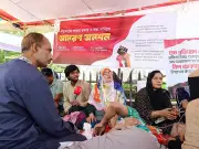 জুলাই শহীদ পরিবারের অনুরোধে ৭২ ঘণ্টার অনশন ভেঙেছেন তিন শিক্ষার্থী
