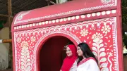 ঢাবি চারুকলায় পয়লা বৈশাখের শোভাযাত্রার প্রস্তুতি, রঙে রঙে মিশে বাংলার ইতিহাস