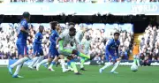 ম্যানচেস্টার সিটির দ্বিতীয়ার্ধের ঝড়ে চেলসিকে ৩-০ গোলে উড়িয়ে দিল, আর্সেনালের সাথে পয়েন্টের ব্যবধান কমল