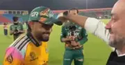 পিএসএল প্রধান সালমান নাসেরের 'বদনজর' থেকে বাঁচাতে বাবর আজমের ঐতিহ্যবাহী ভঙ্গি