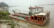 জামালপুরে কোটি টাকার উদ্ধার নৌযান অচল, চুরি ও অবহেলায় নদীতে পড়ে আছে