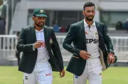 পাকিস্তান ঘোষণা করল বাংলাদেশ সিরিজের ১৬ সদস্যের টেস্ট স্কোয়াড, প্রধান কোচ সরফরাজ