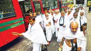হজের স্বপ্নভঙ্গ: তিন দশকে মধ্যবিত্তের সামর্থ্য কমে যাওয়ার বাস্তব চিত্র